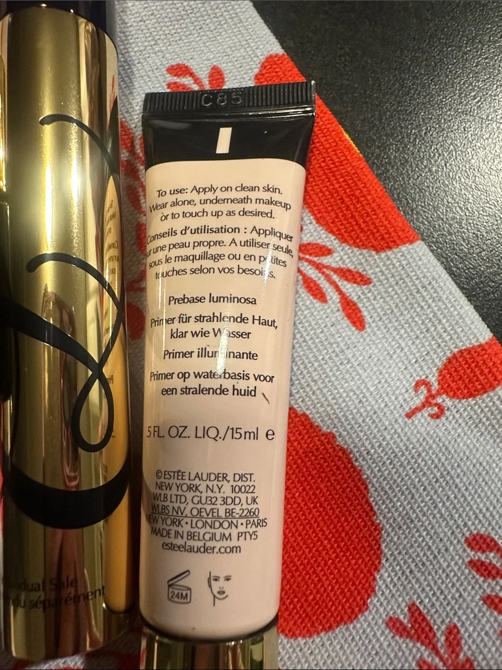 Estee Lauder gold, black, and cream skincare trio - Picture 5 of 6